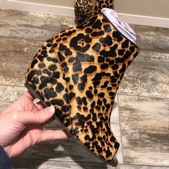 NAUGHTY MONKEY KUDA WEDGES! - Picture 2 of 4